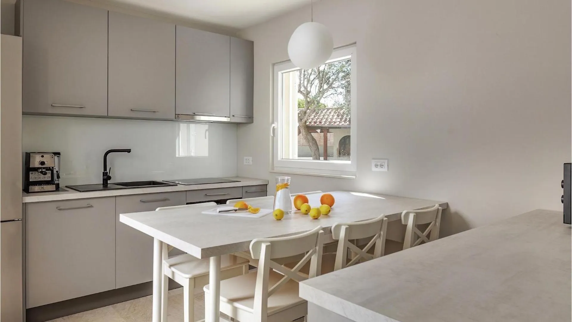 Villa Pietra Cattunara Brtonigla Vakantiehuis