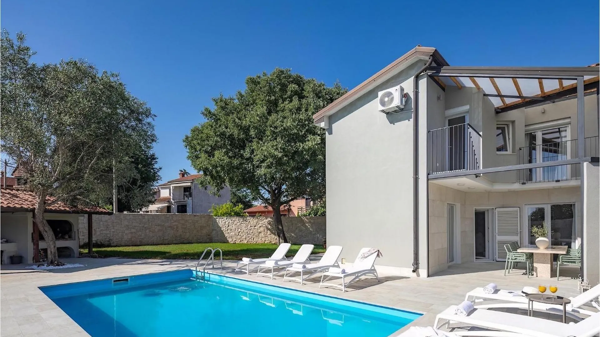 Villa Pietra Cattunara 브르토니글라